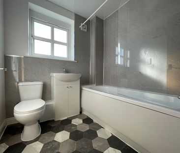 2 Bed House - Photo 6