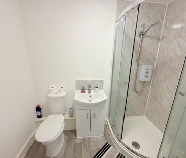 Newton Road, Yeovil, Somerset - Photo 2