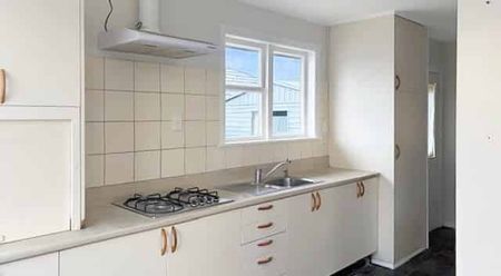 For Rent: Freshly Refreshed 3-Bedroom Home in Prime Location - Photo 2