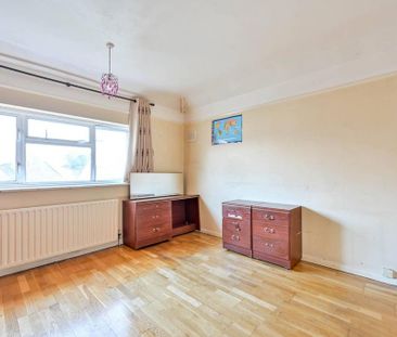 4 bedroom semi-detached house to rent - Photo 2