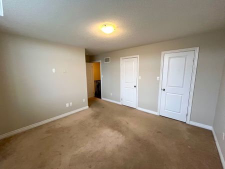 For Lease - 7 Pinot Crescent, Hamilton, Ontario - Photo 3