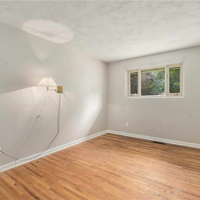 For Lease - 2305 Ryan Drive, Parkway Park - Queensway Terrace S and Area, Ontario - Photo 1