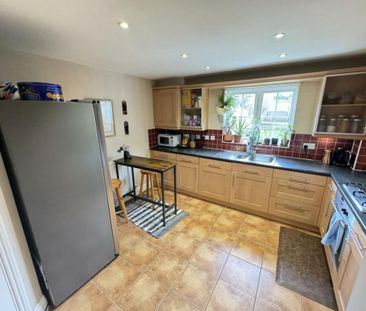 4 bedroom terraced house to rent - Photo 6