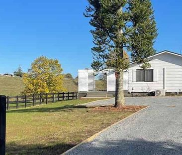 Newly renovated cottage with rural views - Photo 1
