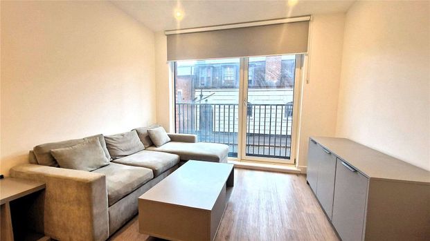 AVAILABLE 8TH APRIL | ONE BEDROOM WITH BALCONY | FIRST FLOOR | LOCATED IN SNOW HILL WHARF | ONSITE AMENTIES AVAILABLE - Photo 1