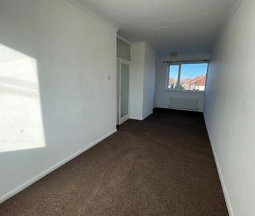 4 bedroom semi-detached house to rent - Photo 1