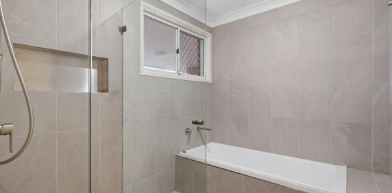 Fully Renovated Family Home - Photo 2