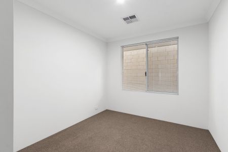 New Home in Peaceful Mandogalup - Photo 2