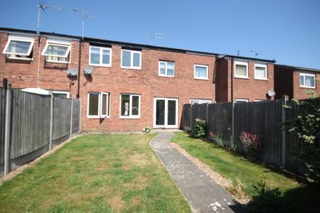 3 bedroom terraced house to rent - Photo 5