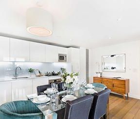 3 bedroom flat to rent - Photo 4