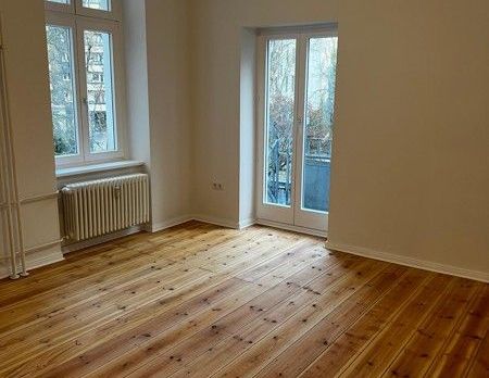 Frisch sanierte 1-Zimmer-Altbauwohnung im Seitenflügel am Erkelenzdamm - Foto 1
