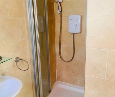 Studio Flat, Temple Road, CR0 - Photo 3