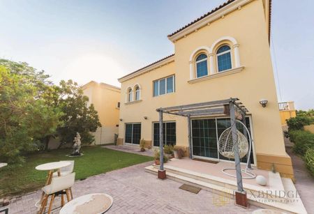 Luxurious Villa | Family Friendly Oasis - Photo 2