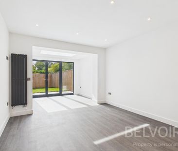 4 bedroom semi-detached house to rent - Photo 5