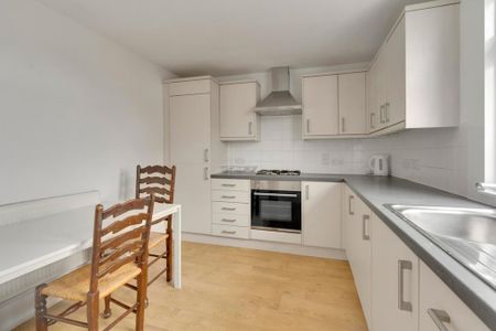 3 bedroom apartment to rent - Photo 4