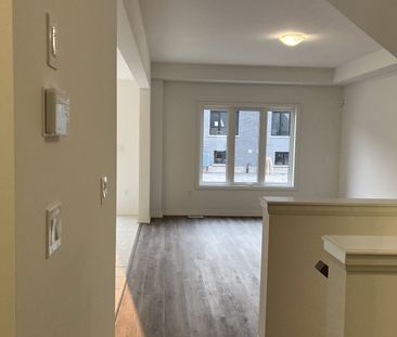 For Lease - 4552 Portage Road Unit# 56, Niagara Falls, Ontario - Photo 3