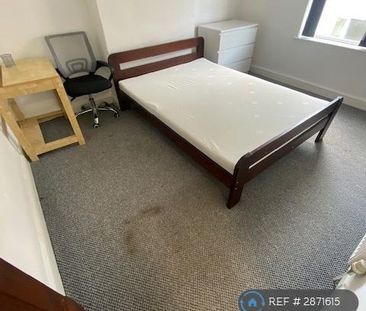4 bedroom end of terrace house to rent - Photo 3