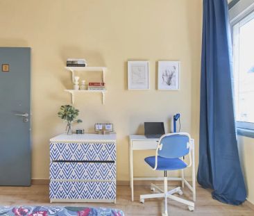 Room in a shared 4-bedroom apartment for rent in Lisbon, Professionals only - Foto 6