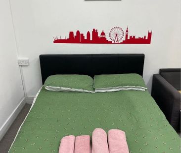 Studio to rent - Photo 2