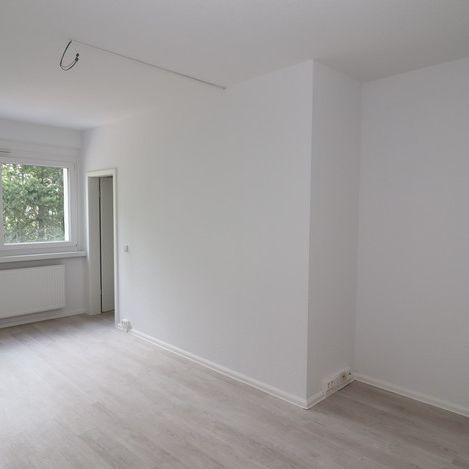Erster Monat mietfrei! 2 Zimmer mit Balkon! Aufzug! - Foto 1