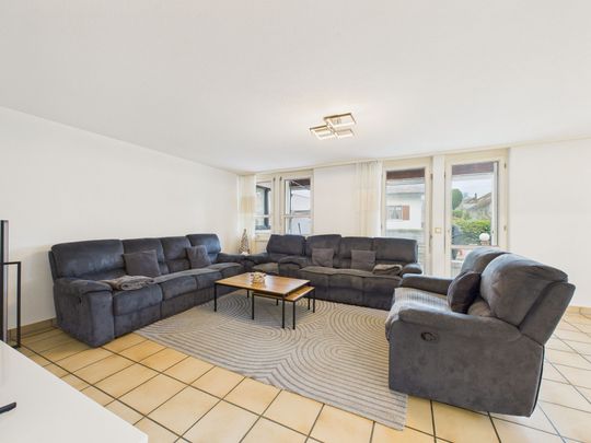 Generous 6-room double family house with garden in Eiken – the house will be extensively renovated before you move in! - Foto 1