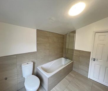 2 bedroom terraced house to rent - Photo 6