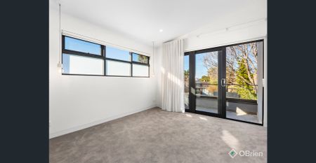 Breathtaking Townhouse in Sought After Beaumaris - Photo 3