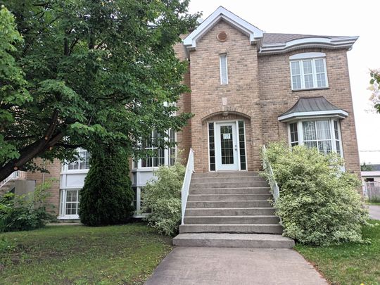 Boul. Iberville, J6A 7R2, Repentigny - Photo 1