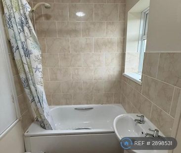 3 bedroom terraced house to rent - Photo 6