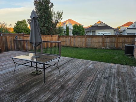 For Lease - 591 Oxbow Crescent, Oshawa, Ontario - Photo 2