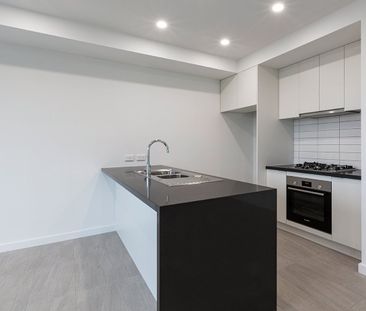 Modern Townhouse Living Across Three Light-Filled Levels - Photo 4