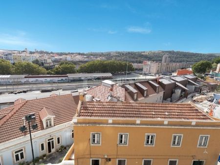 2 room luxury Flat for rent in Prazeres (Lapa), Lisbon - Photo 5