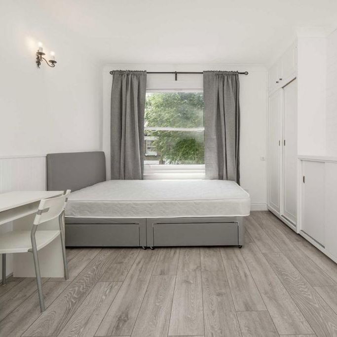 Studio to rent - Photo 1