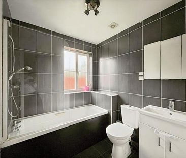 2 bedroom property to rent - Photo 3