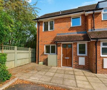 North Side Court, The Cardinals, Tongham, Farnham, GU10 - Photo 5