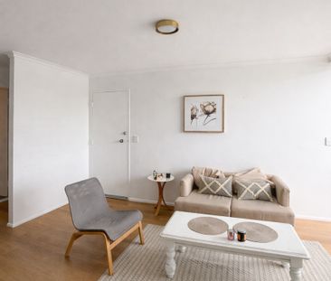 Stylishly Renovated Apartment in a Peaceful Paddington Pocket - Photo 1