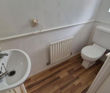 3 bedroom semi-detached house to rent - Photo 4