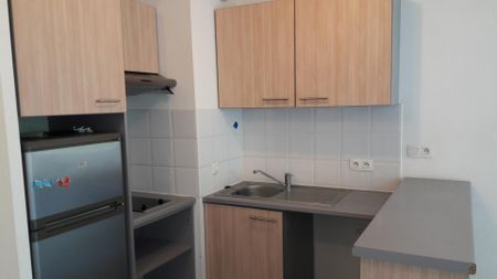 location Appartement T3 DE 66.55m² À MARSEILLE - Photo 2