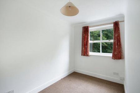 4 bedroom detached house to rent - Photo 3