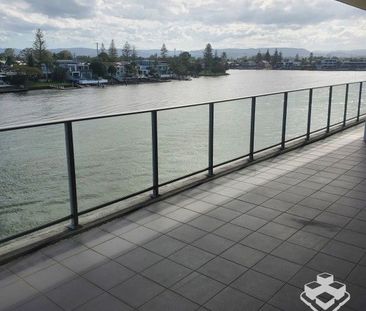 WATERFRONT PENTHOUSE 2 BED 2 BATH 2 CAR - Photo 1