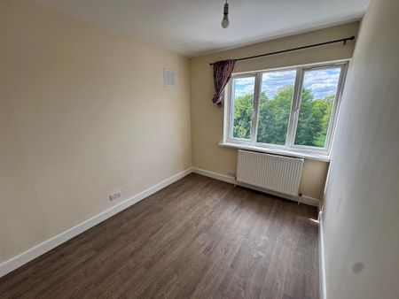 4 bedroom flat to rent - Photo 4