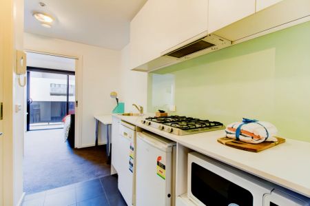 Medium 1 Bedroom - Photo 5