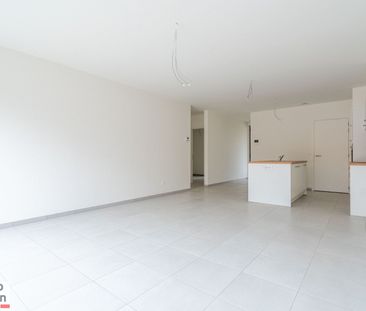 Gelijkvloers nieuwbouwappartement met 2 slaapkamers, terras en tuintje - Photo 2