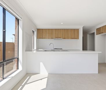 HOME FOR RENT IN THORNHILL PARK - Photo 1