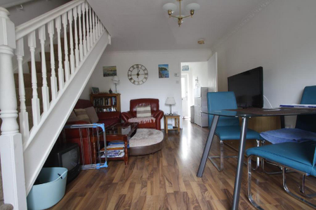 2 bedroom terraced house to rent - Photo 2