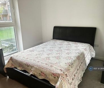 1 bedroom in a flat share to rent - Photo 4