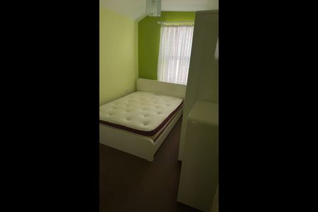 4 Bed Terraced House, Exning Road, E16 - Photo 4