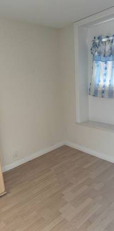 1 Bedroom Suite in sought after neighborhood - Photo 1