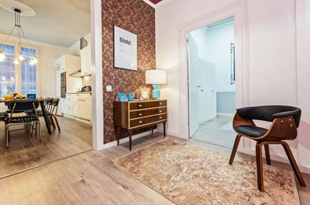 Carrer del Rosselló, Barcelona, Catalonia 08008 - Photo 4