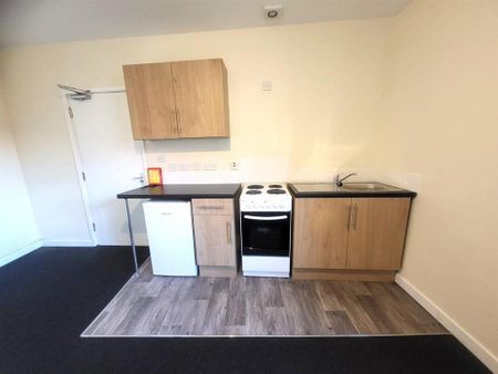 Studio to rent - Photo 4